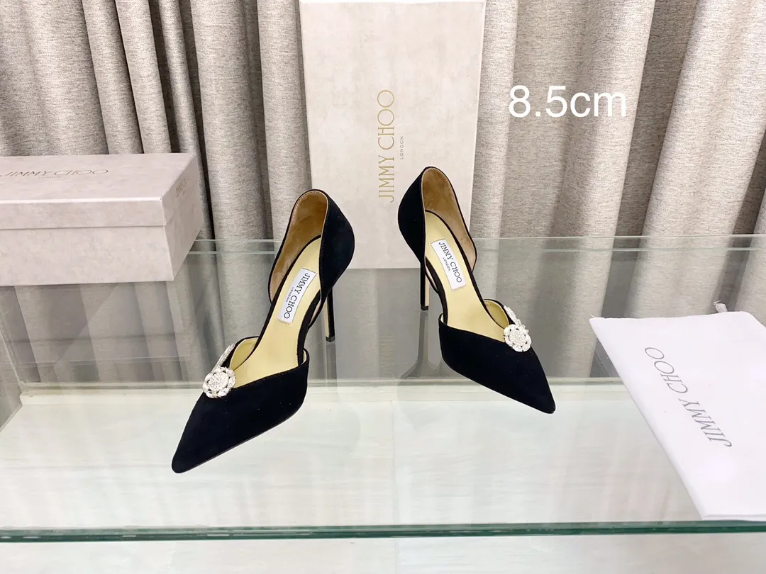 👟👟Ex-factory price 600👟👟 JIMMY CHOO Jimmy Choo counter new leaf diamond hollow shoes 👠 (high quality) 🌈Material: imported cashmere, lining sheepskin ✔️Original customization of rhinestones ➰Italian leather outsole ✨Heel height: 8.5cm/10cm ✨Number of codes: 35~39 (34, 40, 41, 42 are custom-made and cannot be returned or exchanged)
